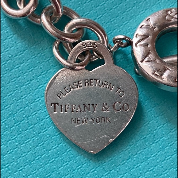 Tiffany & Co. Heart Toggle Bracelet - Picture 3 of 12